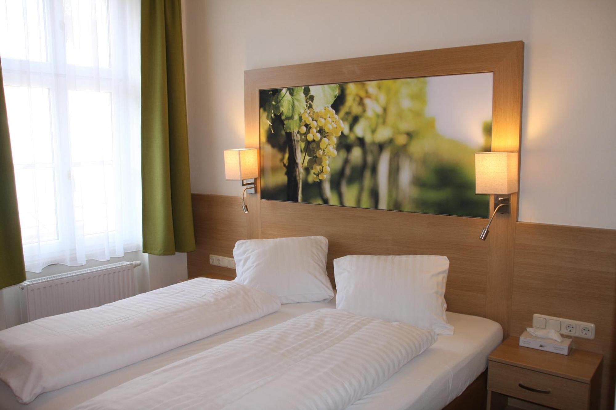 Weinhotel Rieder Poysdorf Dış mekan fotoğraf