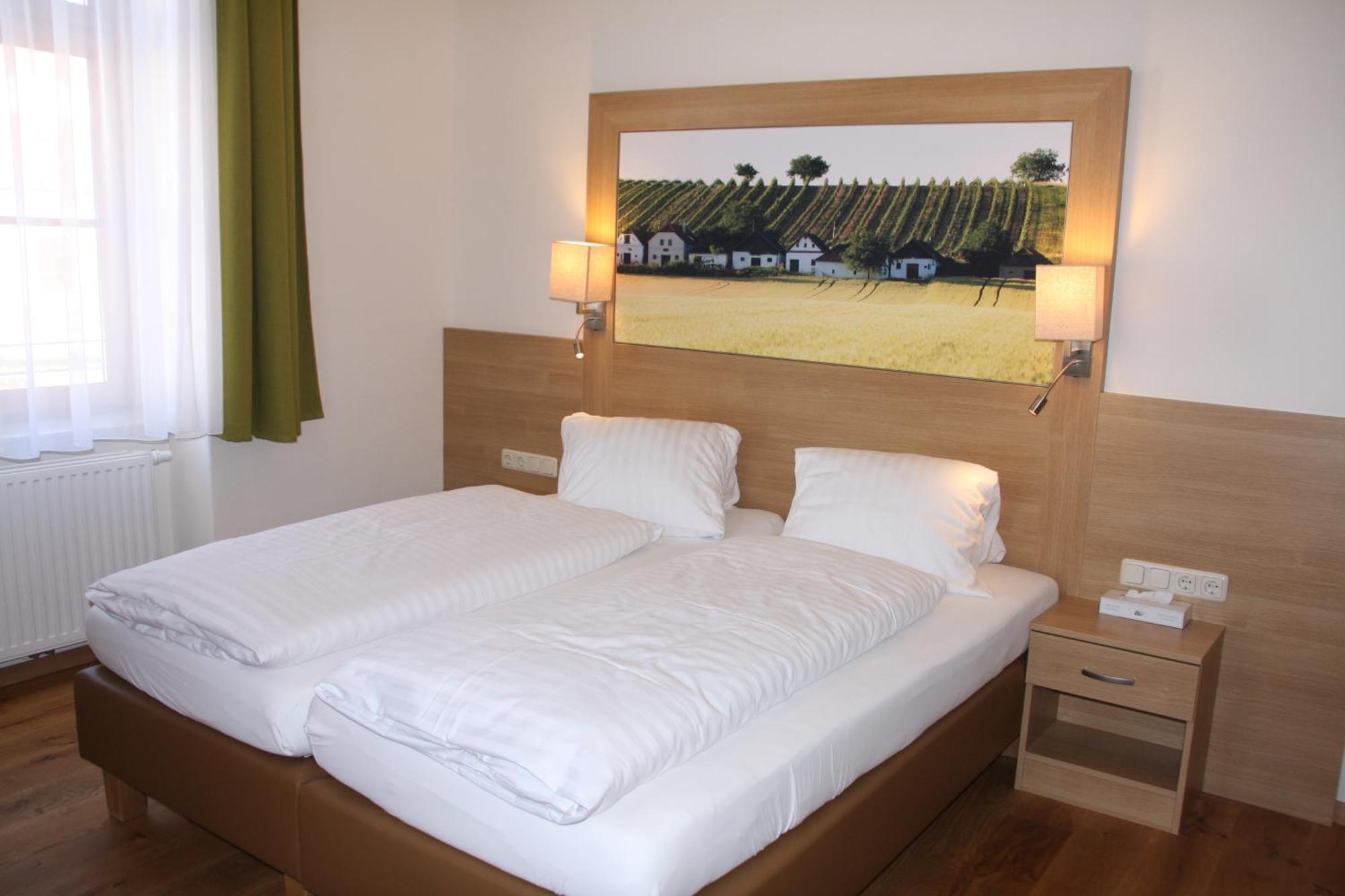 Weinhotel Rieder Poysdorf Dış mekan fotoğraf