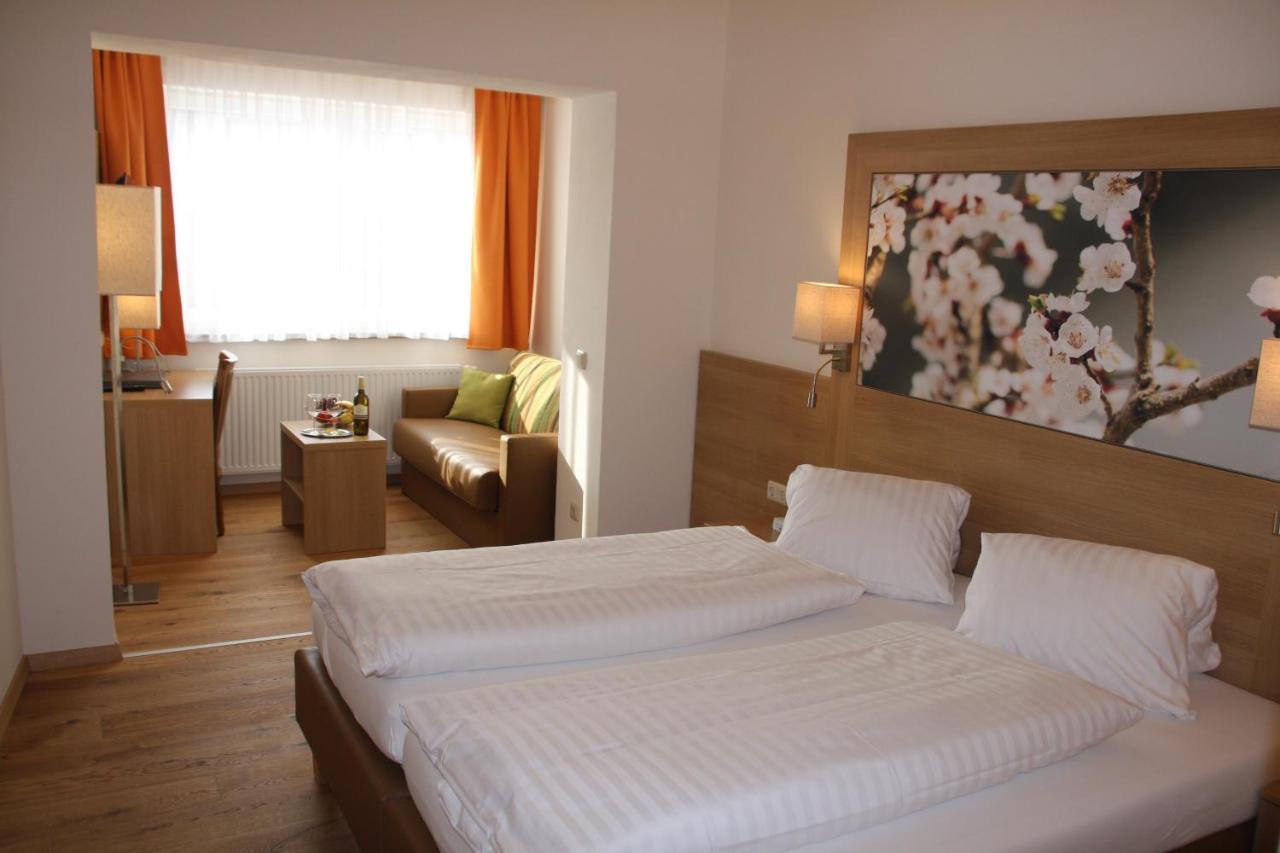 Weinhotel Rieder Poysdorf Dış mekan fotoğraf