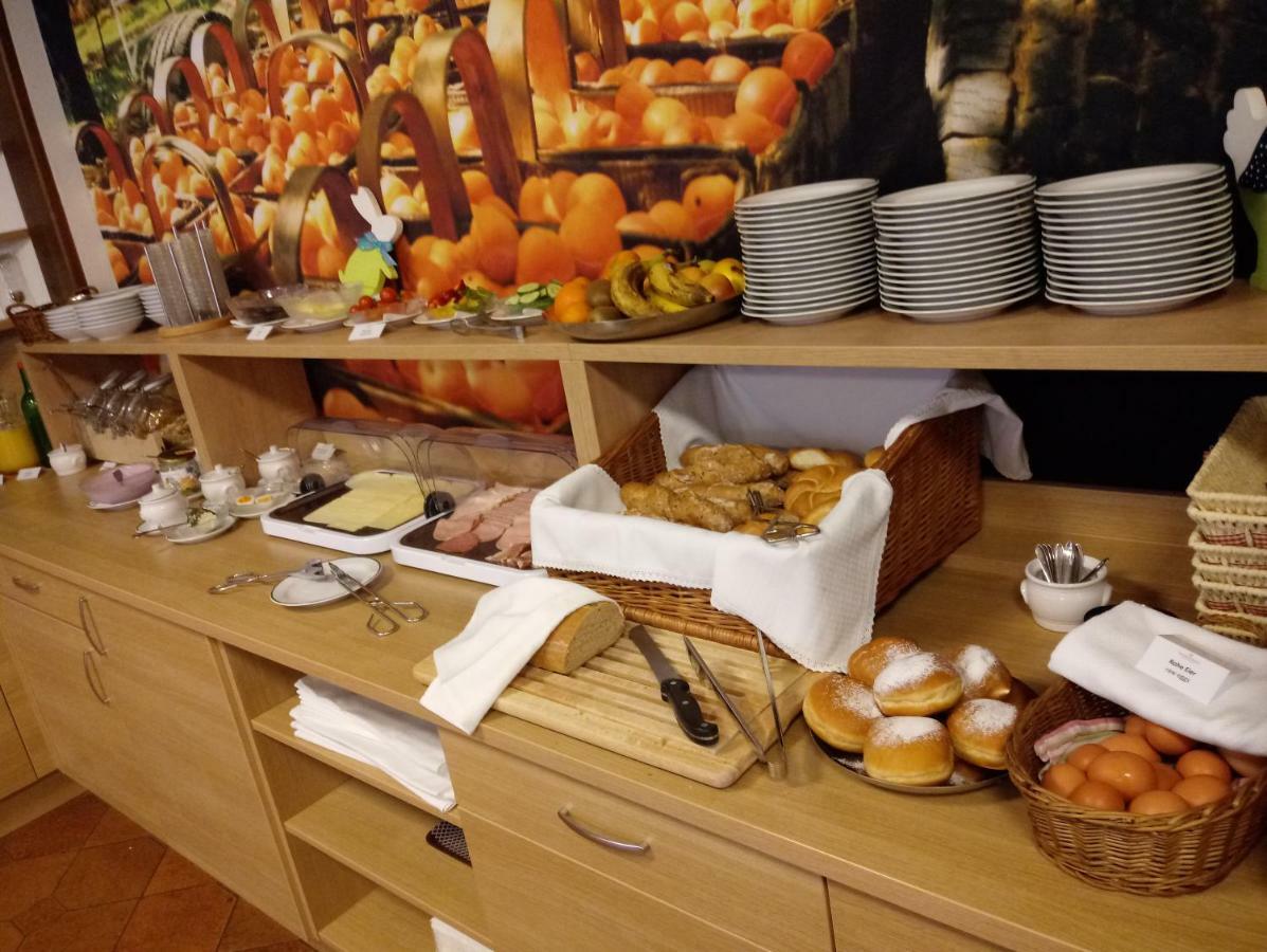 Weinhotel Rieder Poysdorf Dış mekan fotoğraf